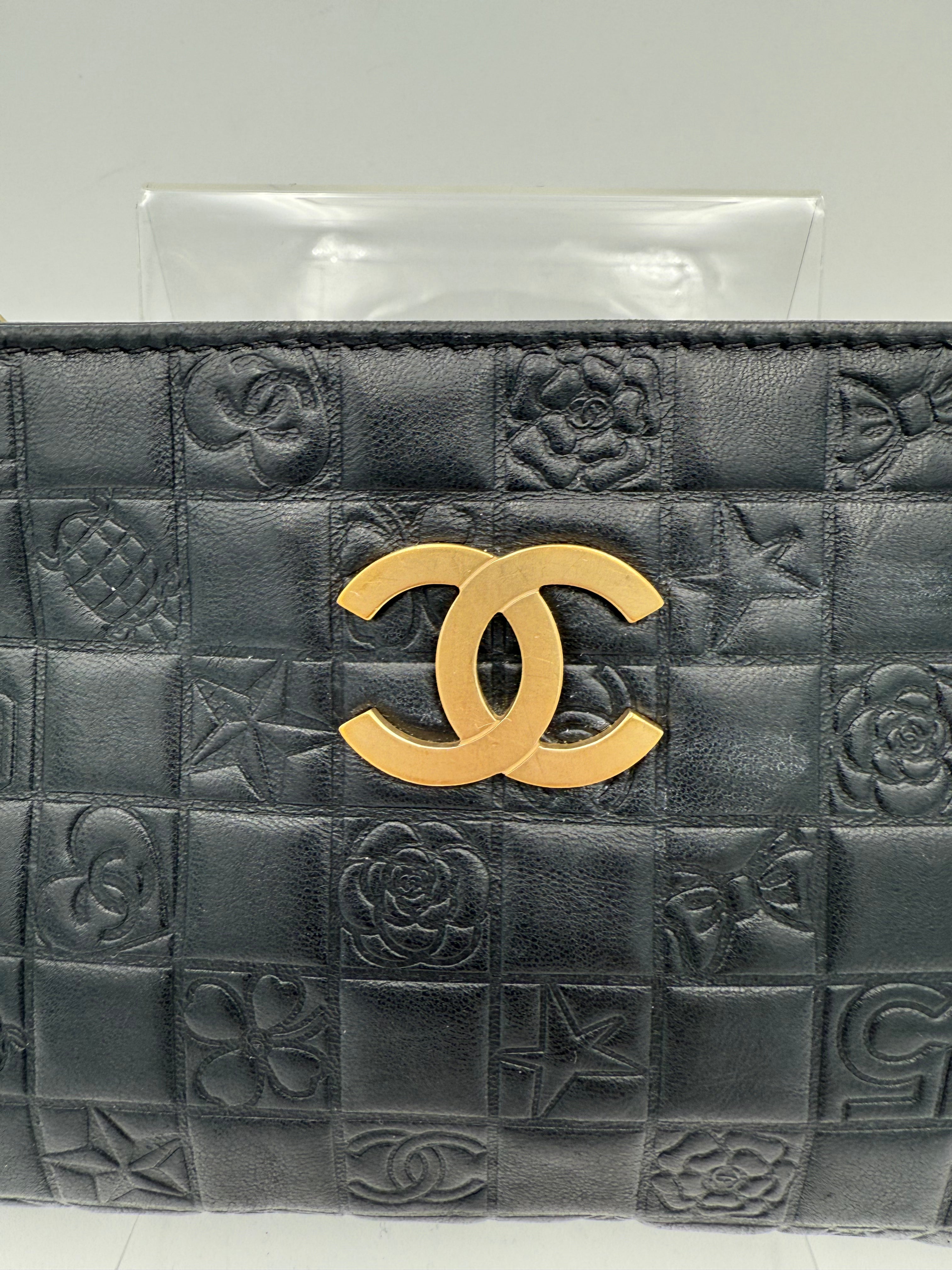 CHANEL - PRECIOUS SYMBOL - Pochette con catena a spalla