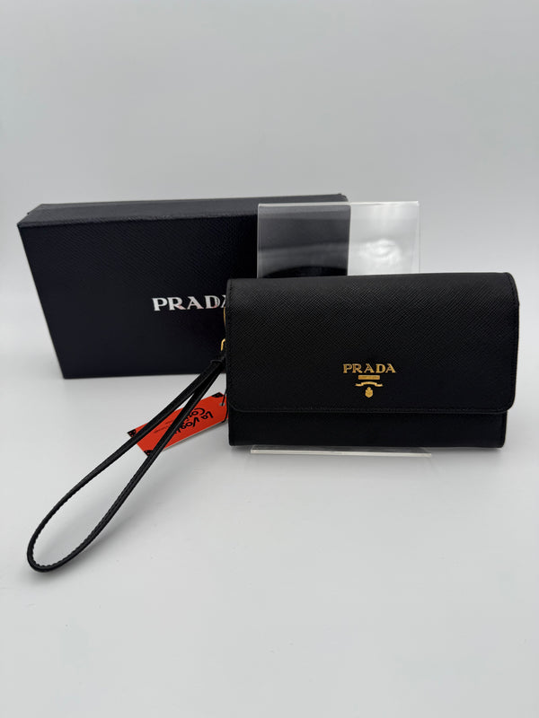 PRADA - Portafoglio in Saffiano con polsiera
