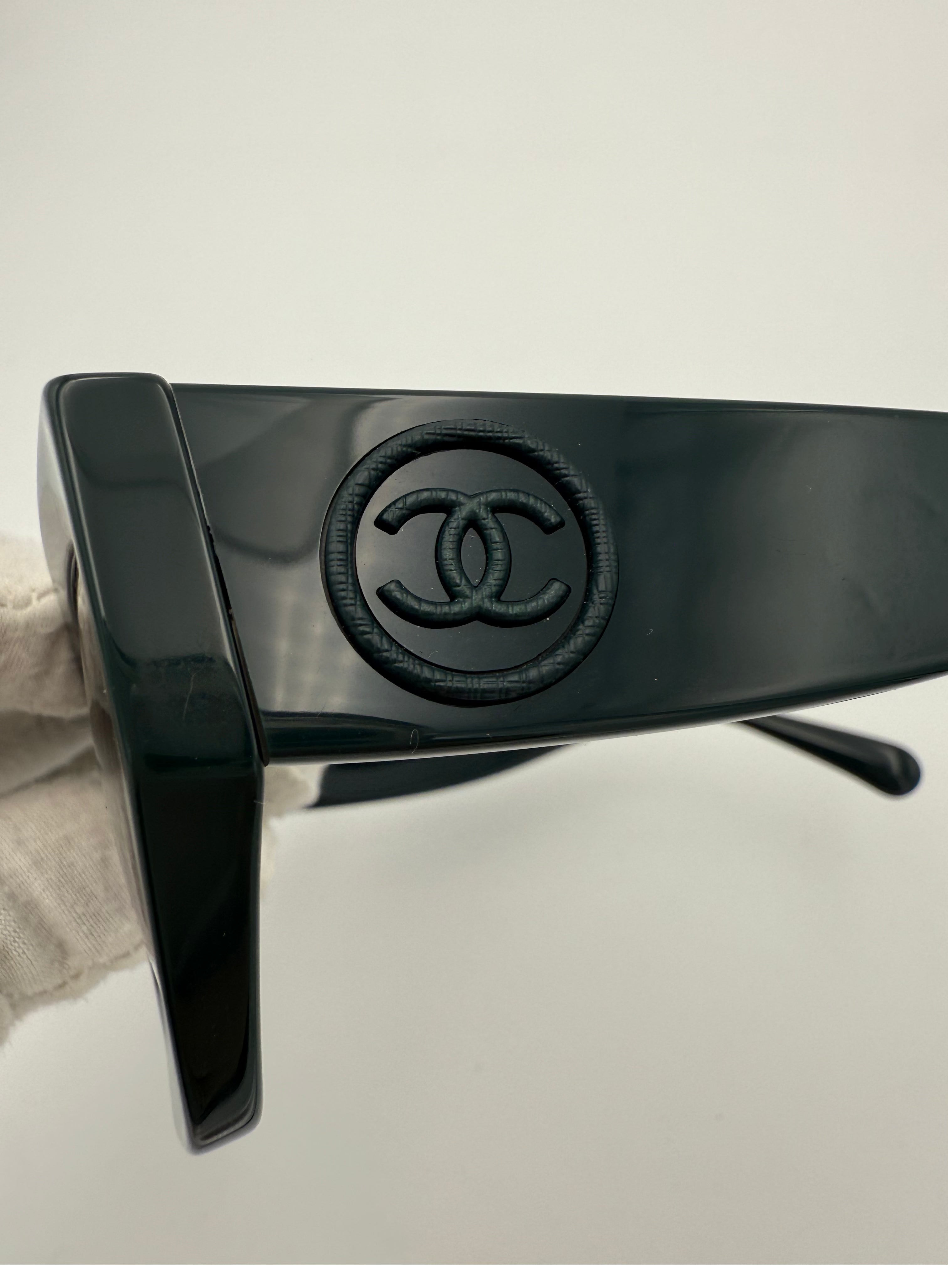 CHANEL - Occhiale da sole SQUARE logo CC Petrolio