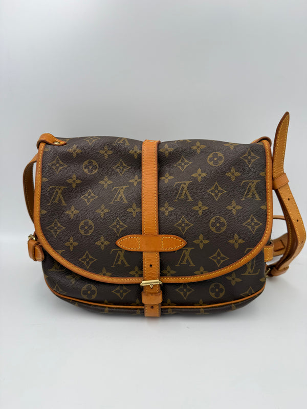 LOUIS VUITTON - SAUMUR Monogram