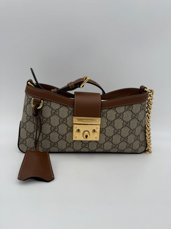 GUCCI - GG Supreme shoulder bag with shoulder pad
