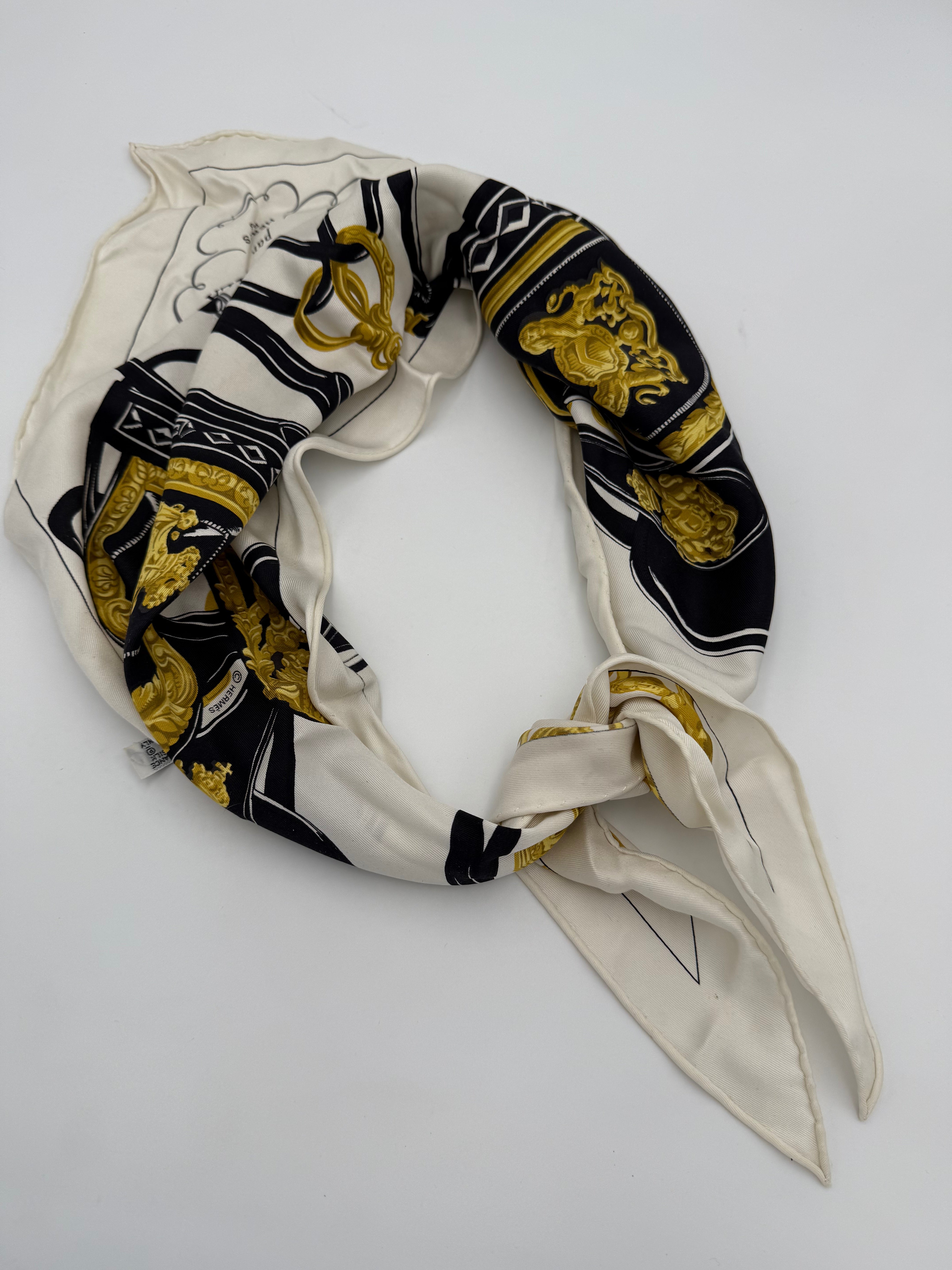 HERMES - Foulard Triangle Bianco/Nero/Giallo