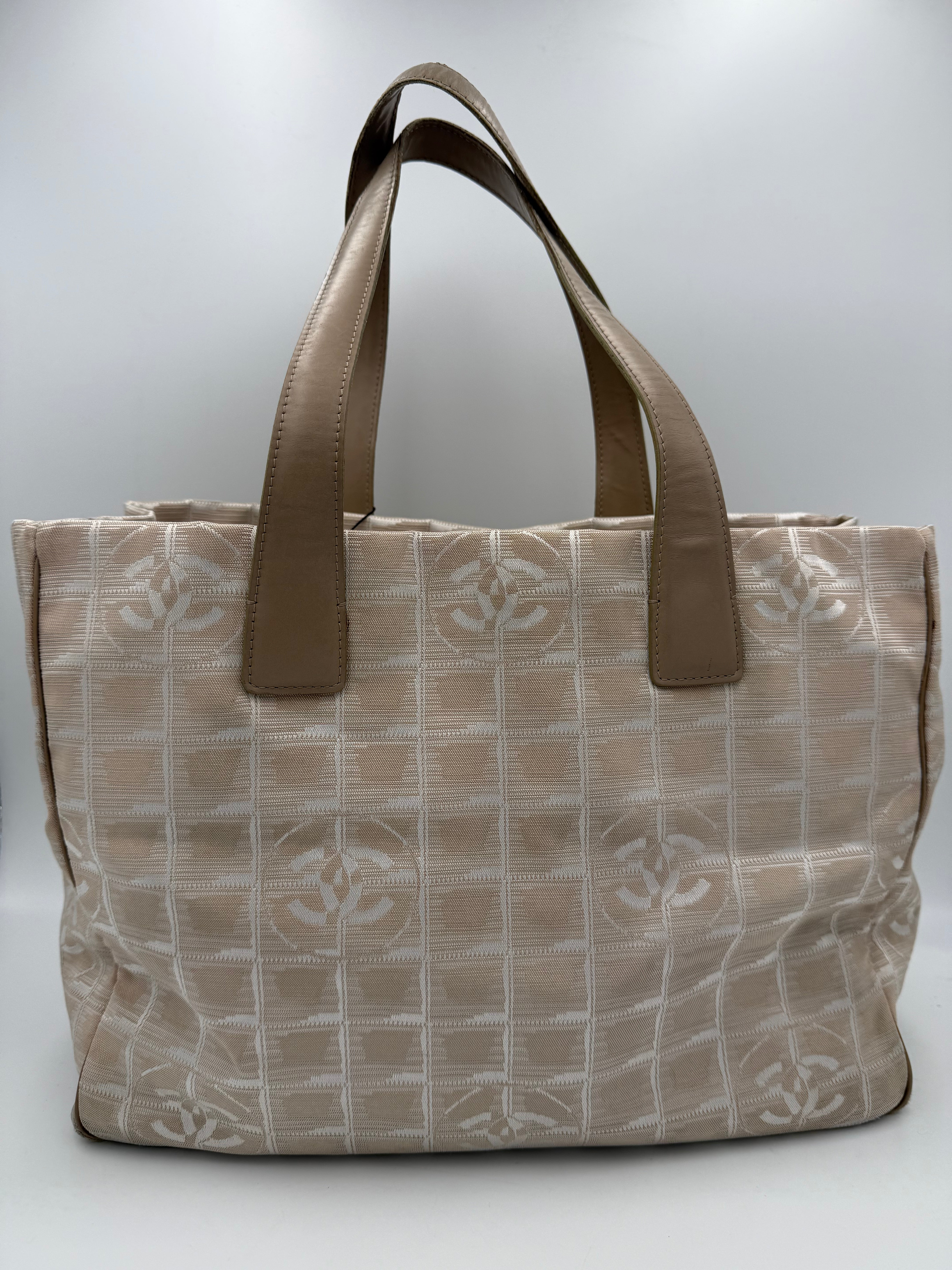 CHANEL - Borsa Shopping Bianca in pelle e tela