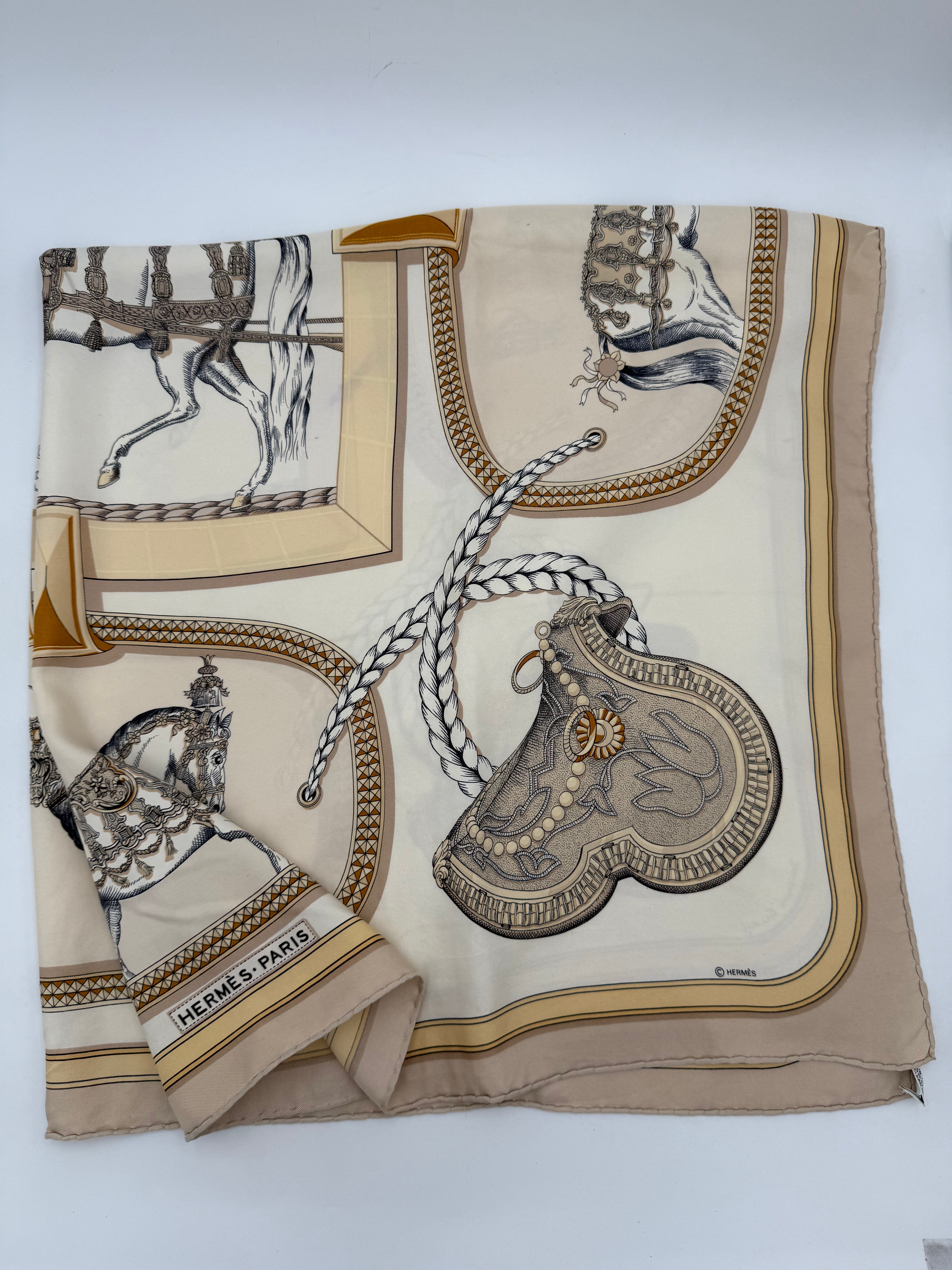 HERMES - Foulard Carrè 90 Bianco Panna Rosa