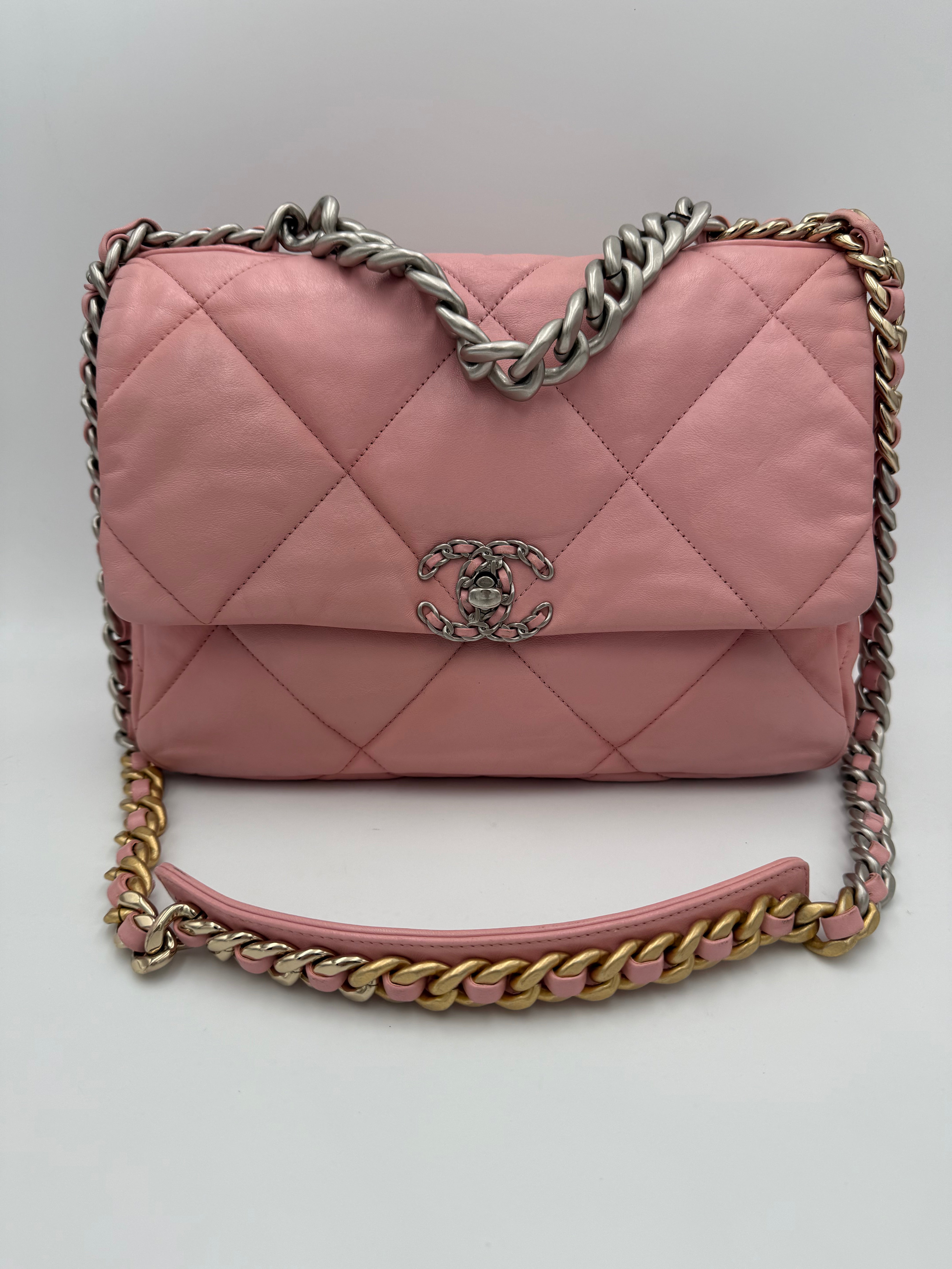 CHANEL - 19 Medium Rosa