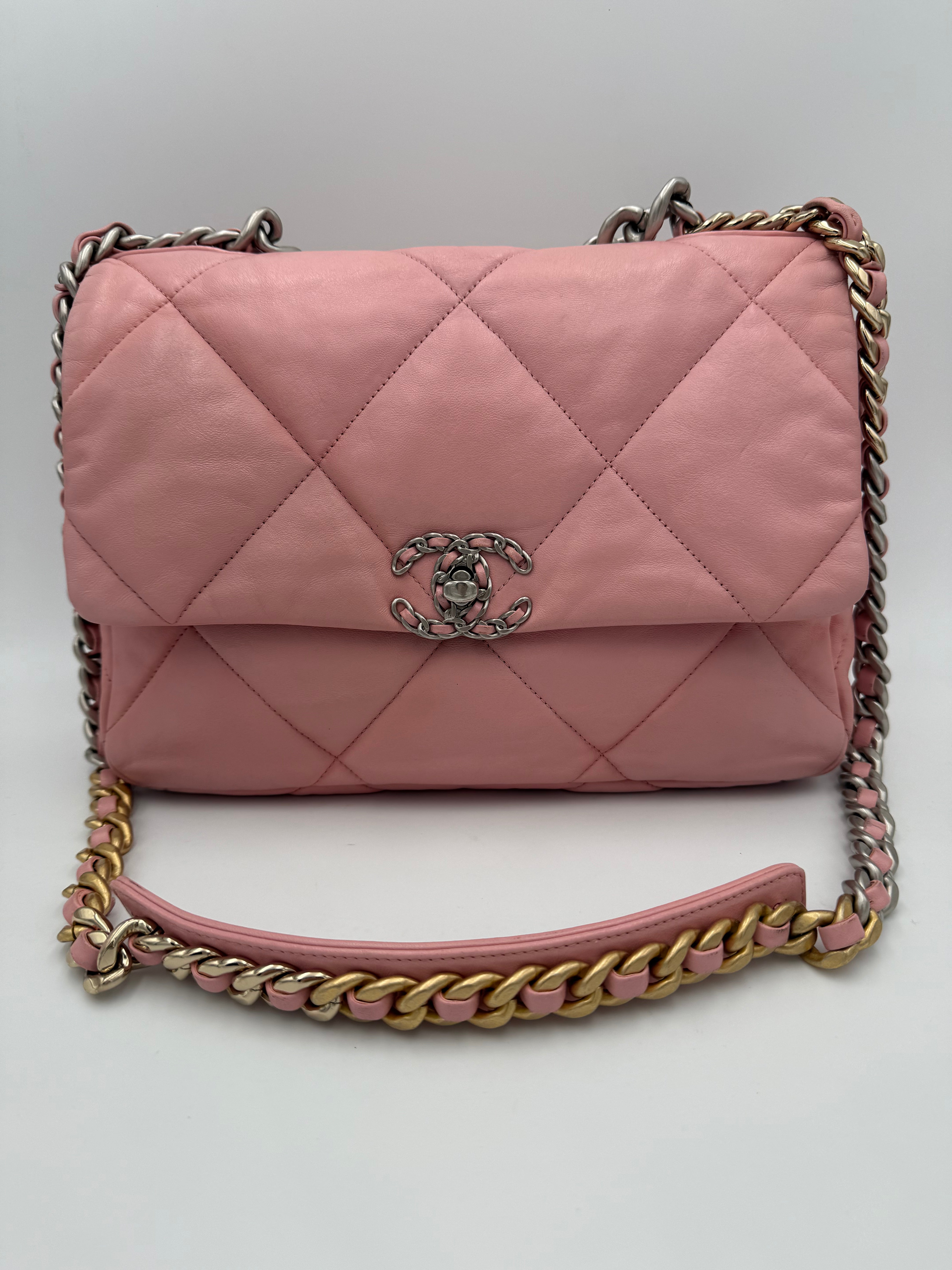 CHANEL - 19 Medium Rosa