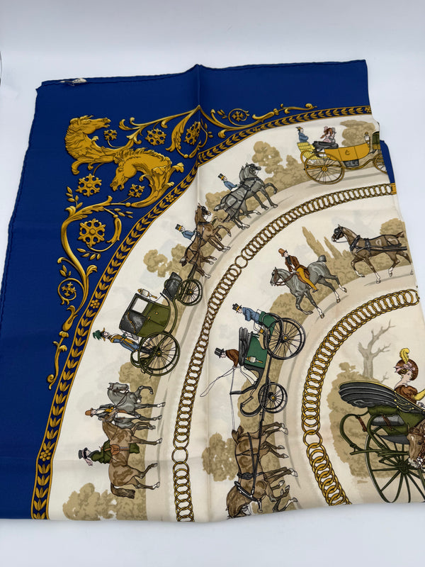 HERMES - Foulard Carrè 90 “Promenade de Longchamps” Blu Bianco Oro