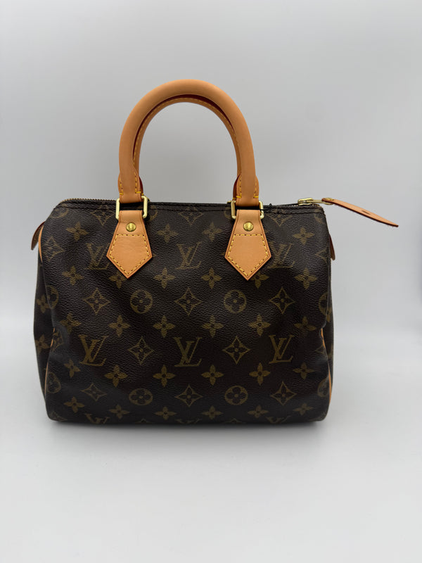 LOUIS VUITTON - Speedy 25 Monogram